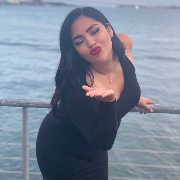 Meet your Posher, Valerie - Picture 1 of 1